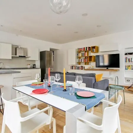 Appartement At *